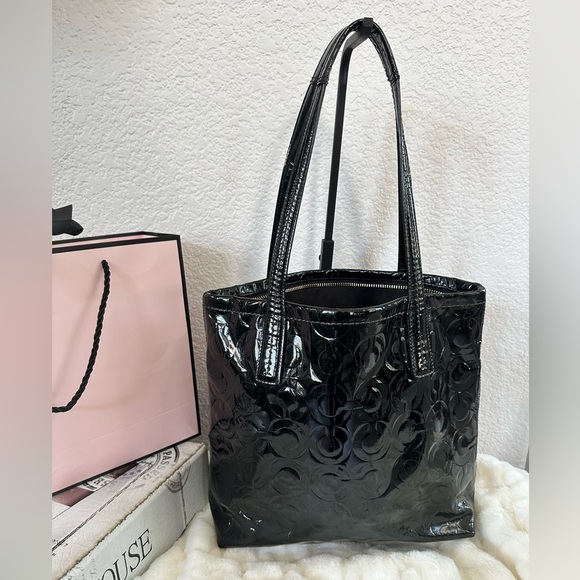 Coach Black Peyton Patent Leather Signature Tote Prestine!!! - Picture 3 of 10